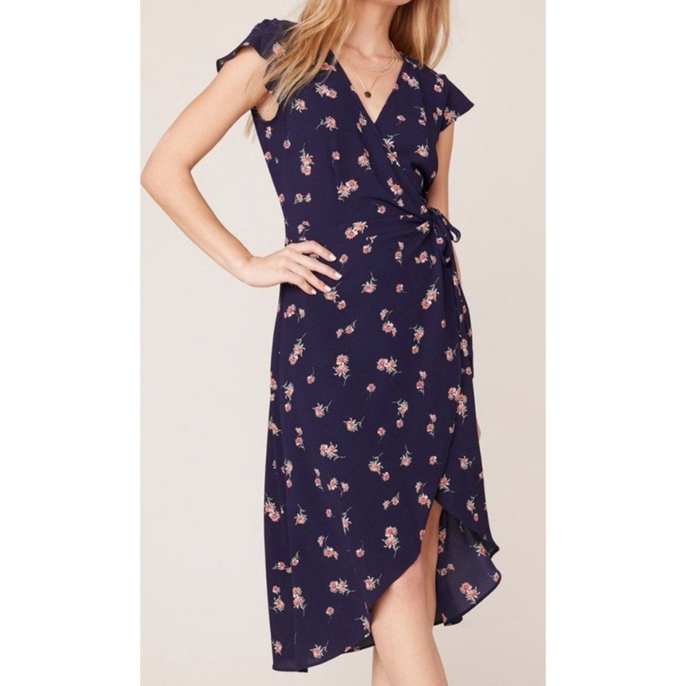 BB Dakota Navy Blue‎ Floral Wrap Dress Flutter Sleeve High-Low Hem V-Neck Womens